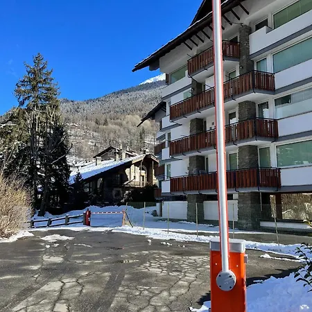 Guesthost - Il Dente Del Gigante * Courmayeur